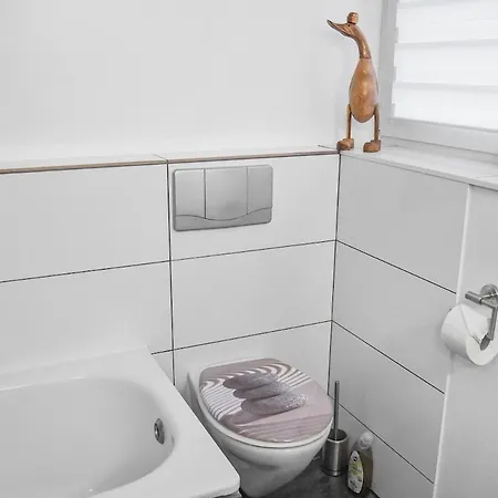 Appartement Ruhiges 3-zimmer 75 Qm In Kanalnaehe